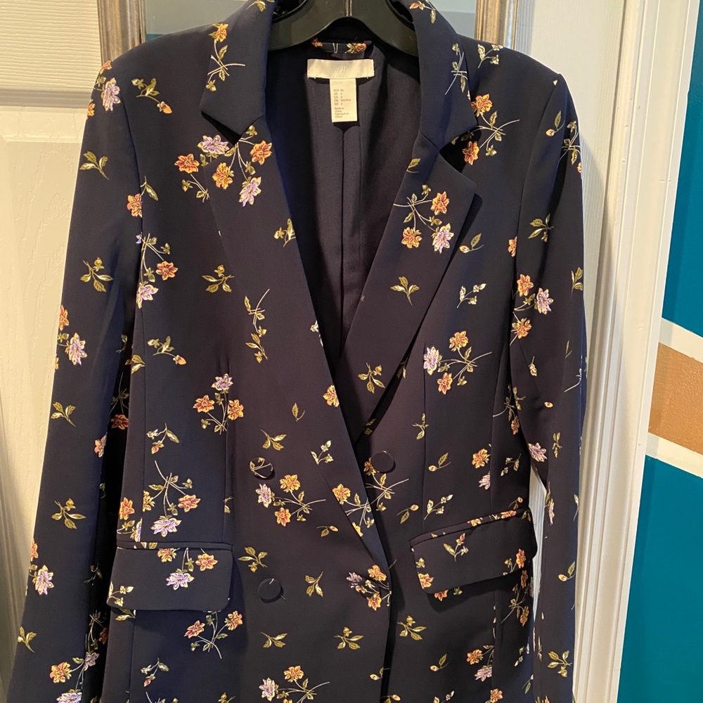 H&M Patterned Jacket - Picture 2 of 3